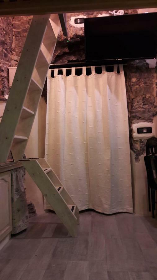 l'arco di Sersa Riccò del Golfo di Spezia Esterno foto