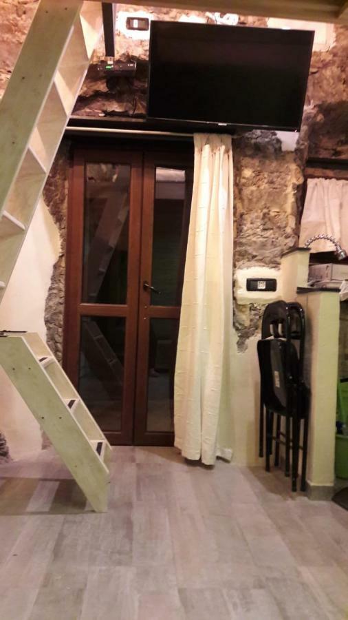 l'arco di Sersa Riccò del Golfo di Spezia Esterno foto