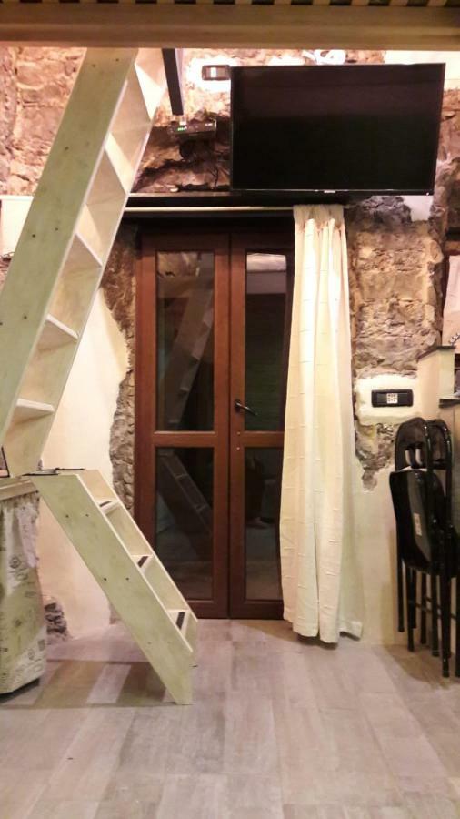 l'arco di Sersa Riccò del Golfo di Spezia Esterno foto