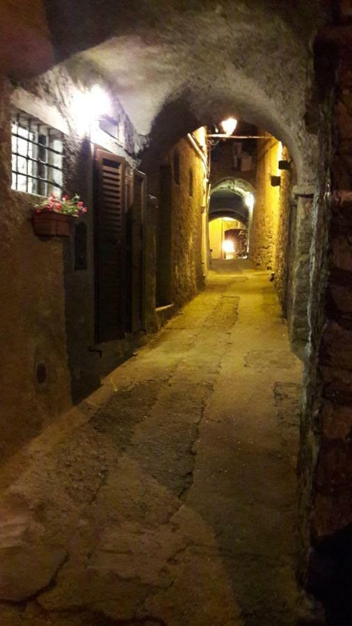 l'arco di Sersa Riccò del Golfo di Spezia Esterno foto