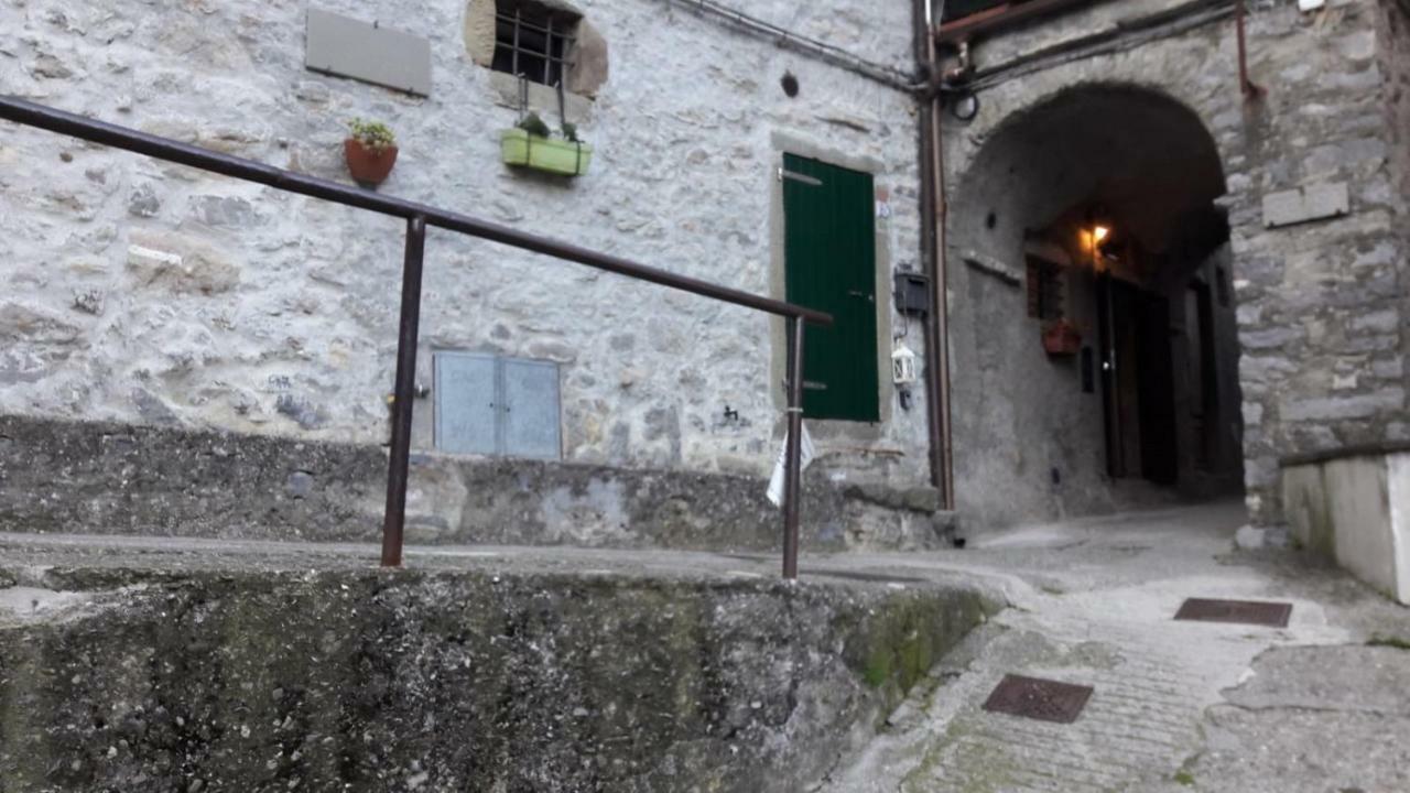 l'arco di Sersa Riccò del Golfo di Spezia Esterno foto