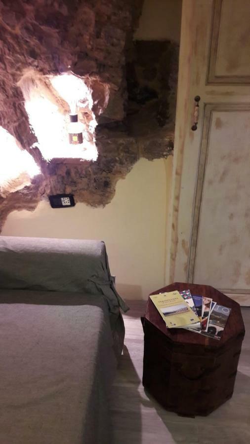 l'arco di Sersa Riccò del Golfo di Spezia Esterno foto